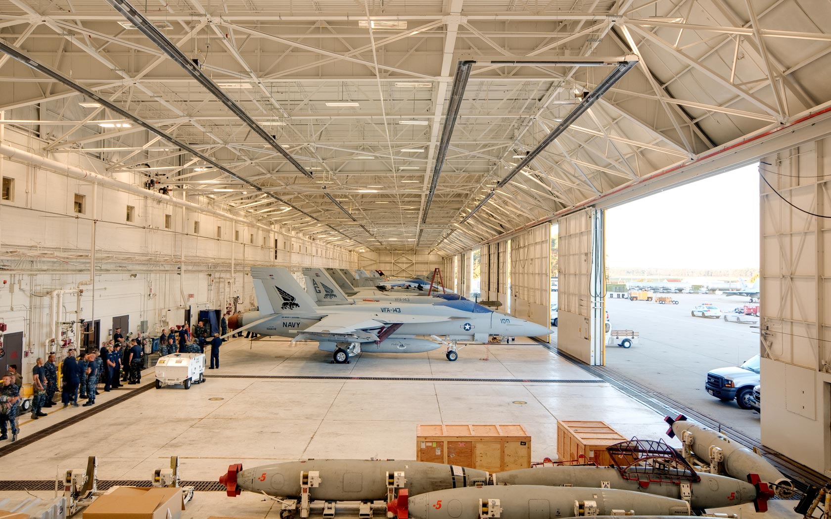 FA-18 Hangar 500